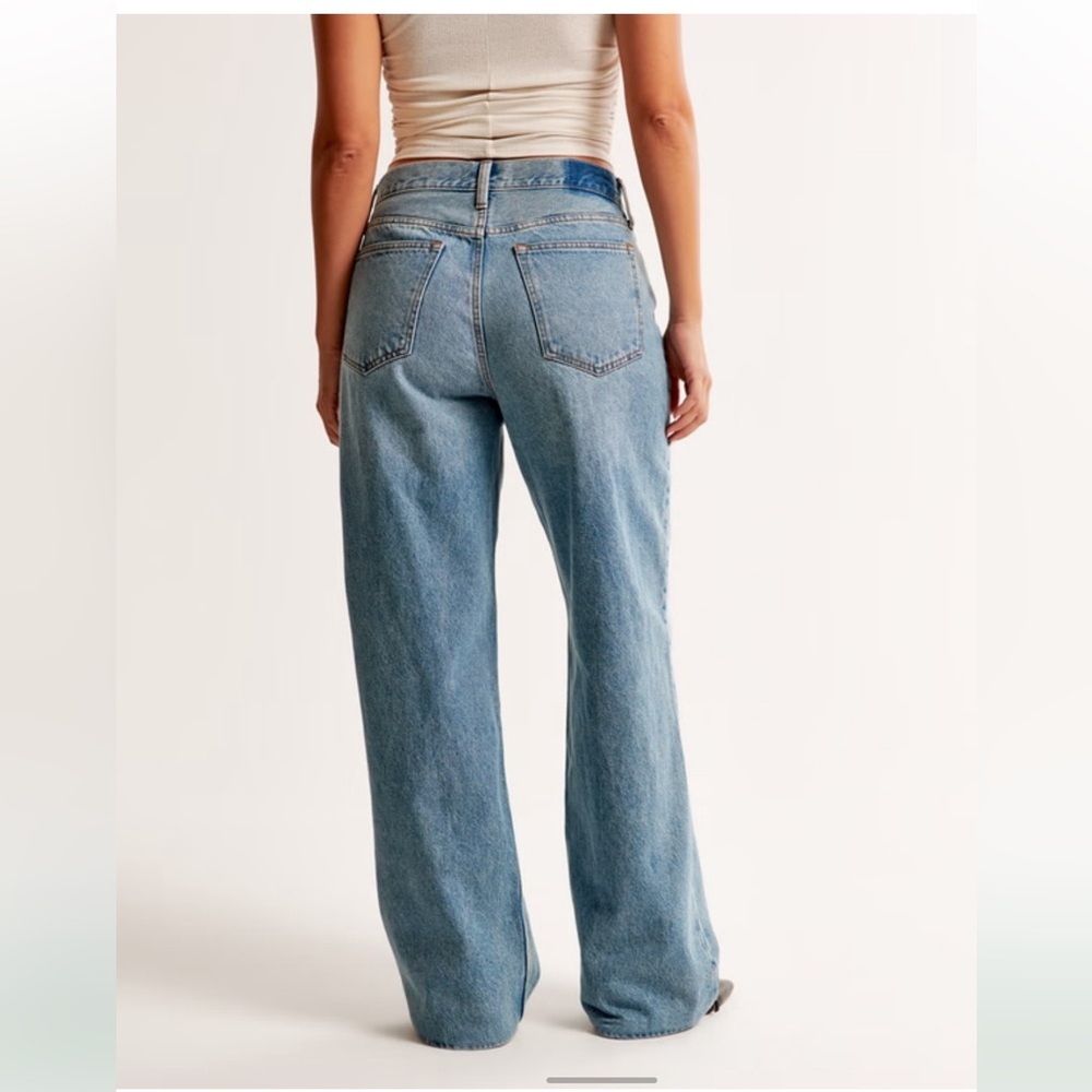 Abercrombie and Fitch Women’s Curve Love Mid Rise The Slouchy Jean size 31 Short - Picture 4 of 10